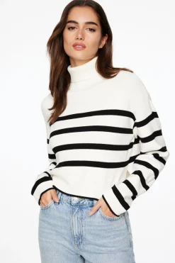 Sweaters & Cardigans | Sweaters-Dynamite Cropped Turtleneck Sweater White
