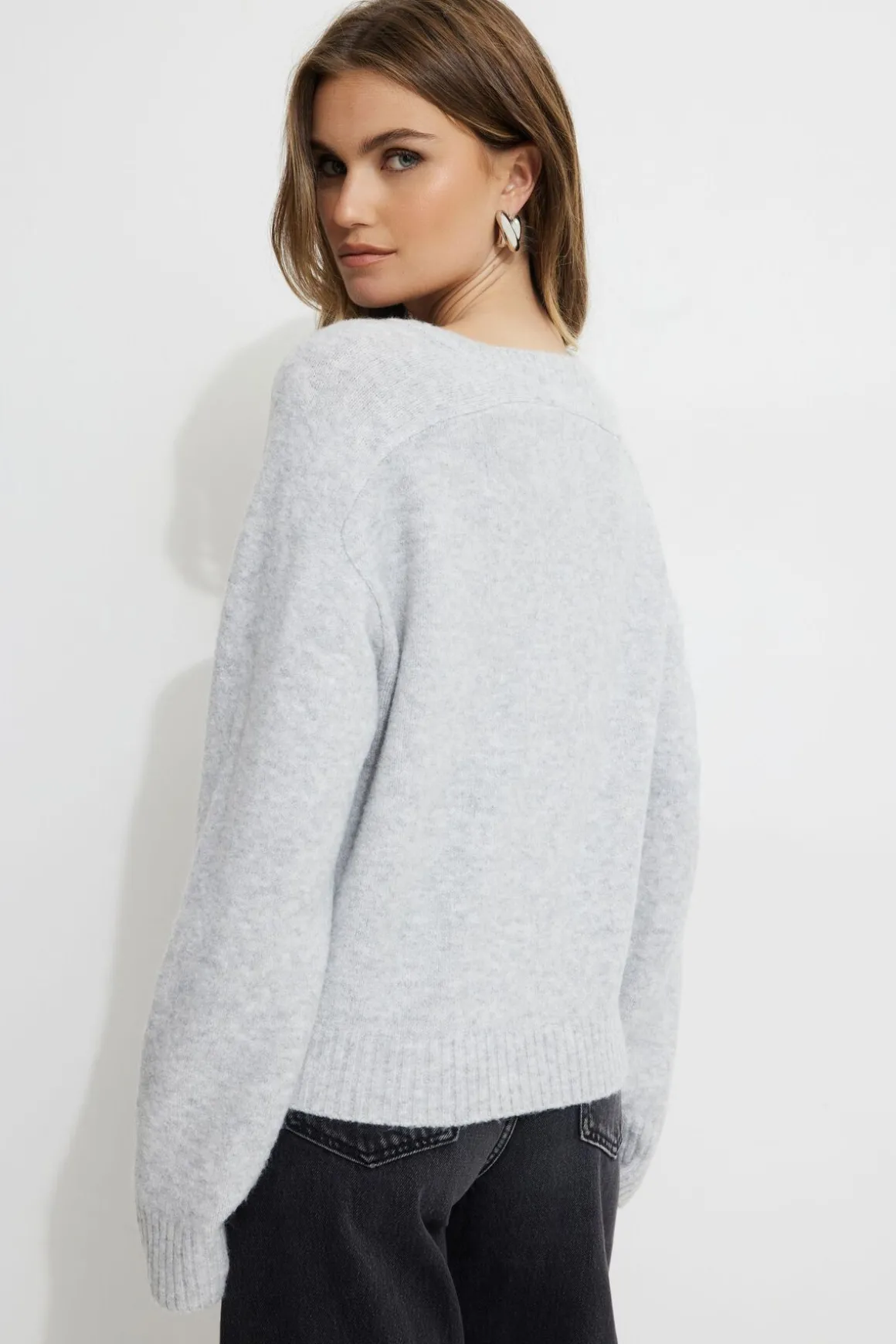 Sweaters & Cardigans | Sweaters-Dynamite Heavenlyarn™ V-Neck Sweater Grey