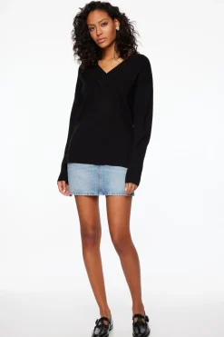 Sweaters & Cardigans | Sweaters-Dynamite Long Sleeve V-Neck Sweater Black