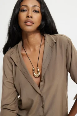 Necklaces-Dynamite U Pendant Necklace Yellow