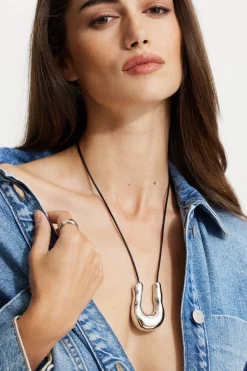 Necklaces-Dynamite U Pendant Necklace Gray